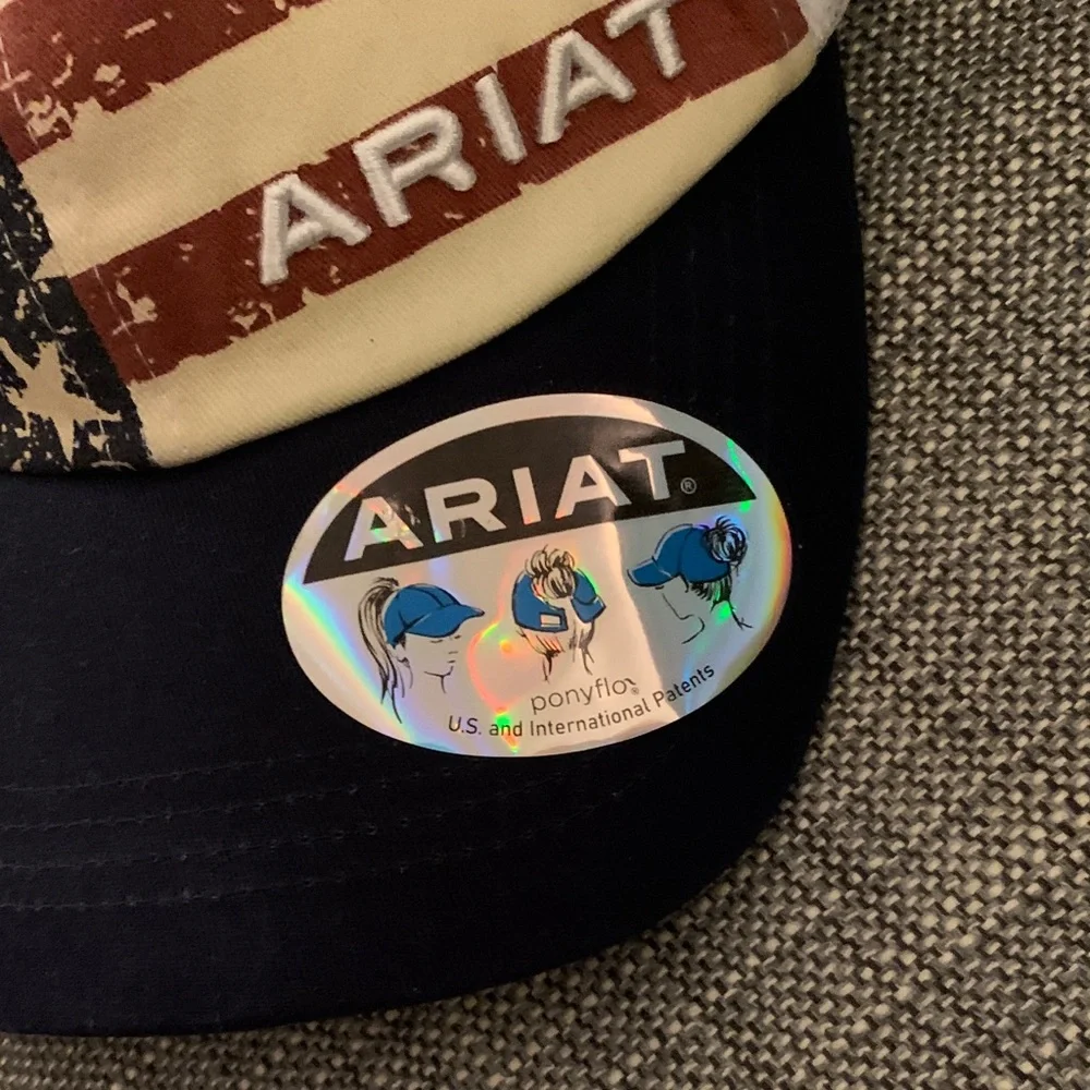 Ariat Women’s USA Stars and Stripes NWT Patriotic “Ponyflo” Cap - Picture 9 of 10